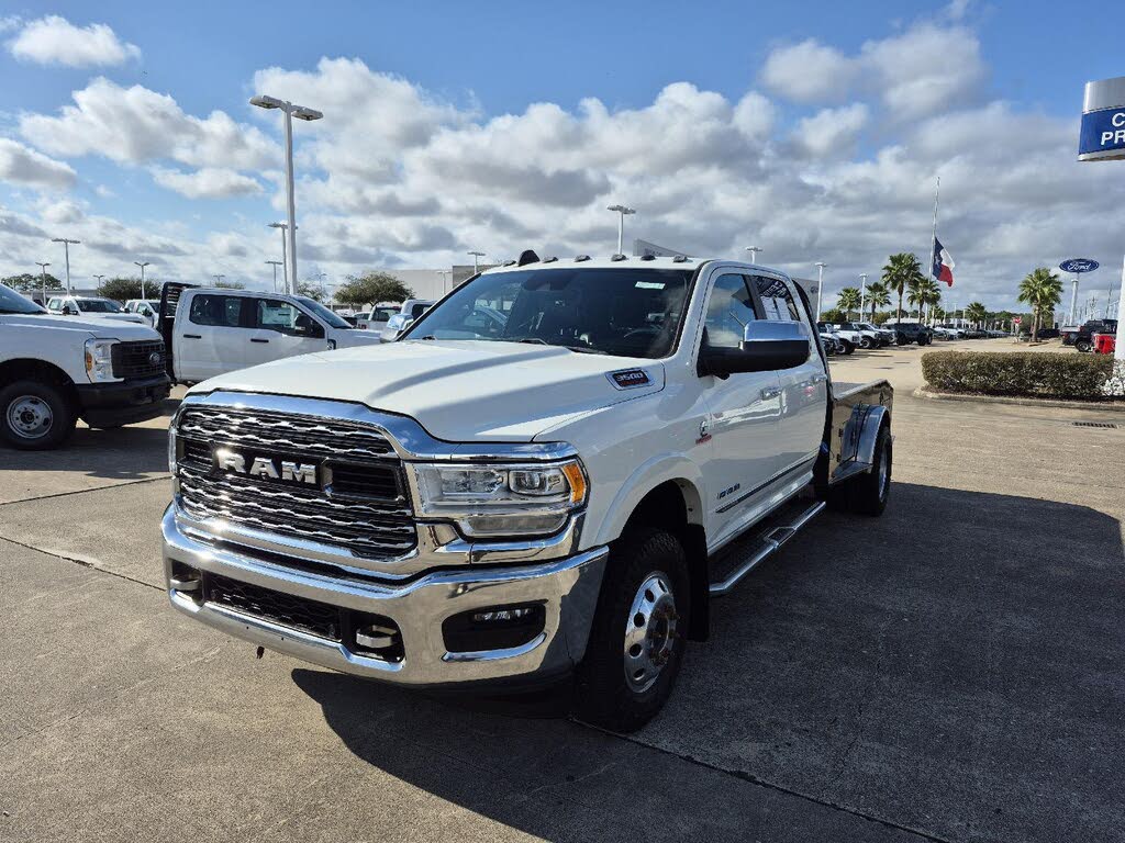 2022 RAM 3500 Chassis Limited Crew Cab LB DRW 4WD