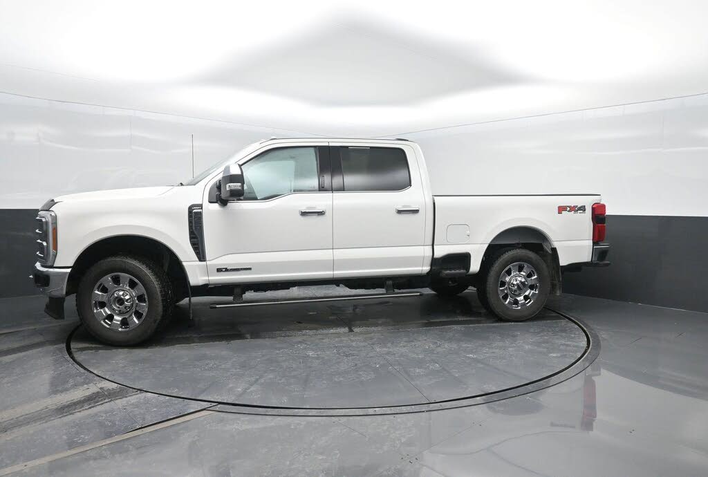2023 Ford F-350 Super Duty Lariat Crew Cab 4WD
