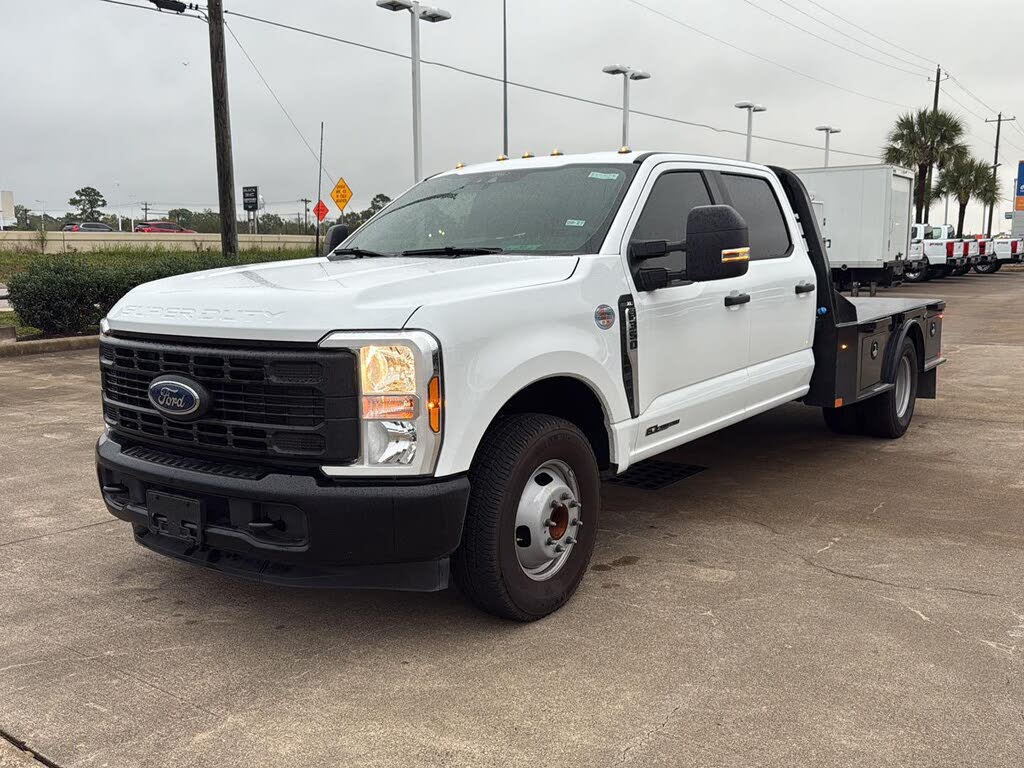 2025 Ford F-350 Super Duty Chassis XL Crew Cab DRW RWD