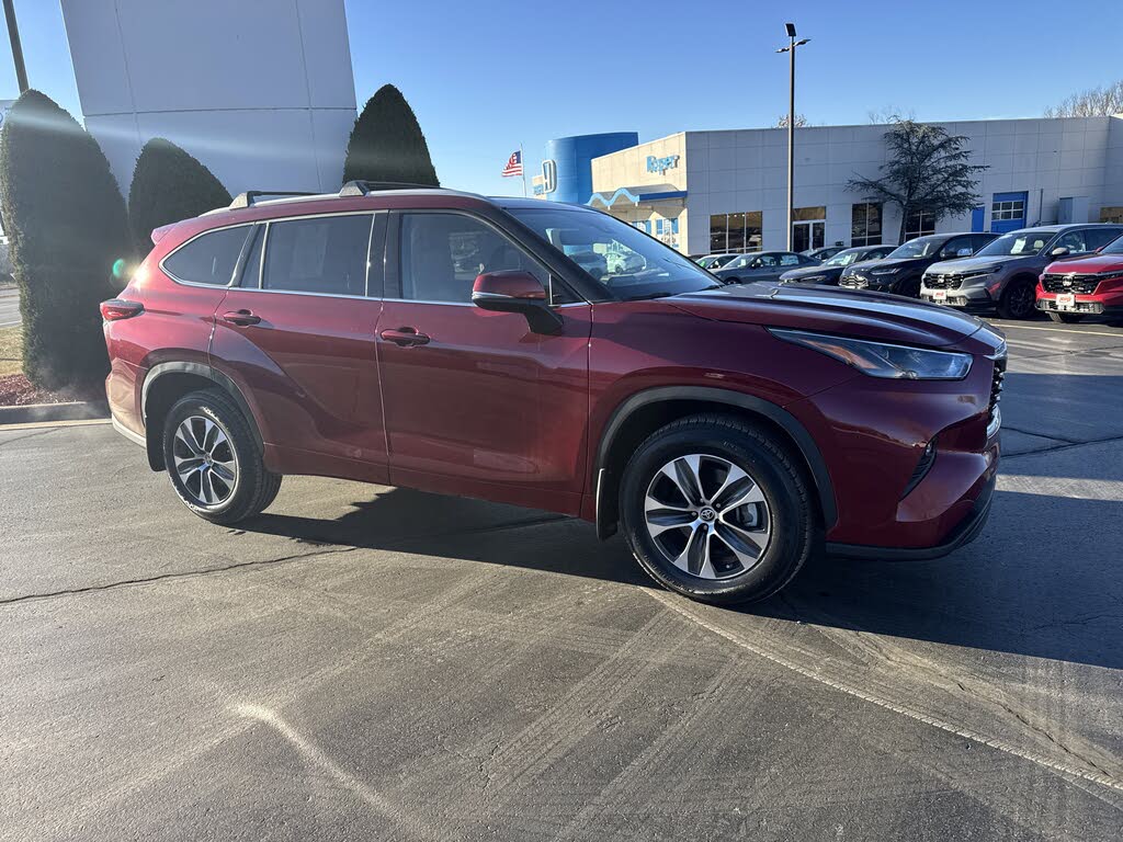 2022 Toyota Highlander XLE AWD