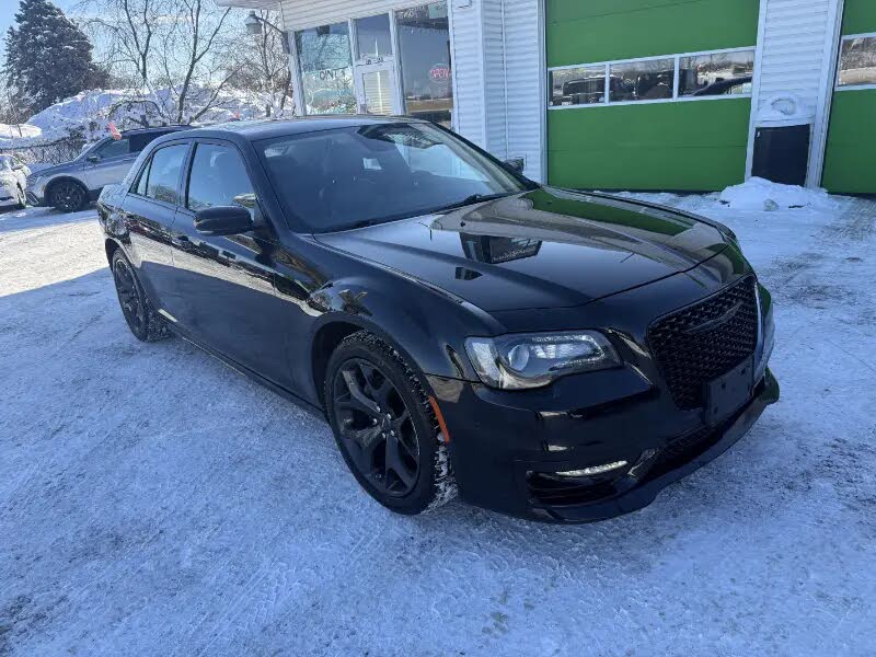 2022 Chrysler 300 Touring L RWD