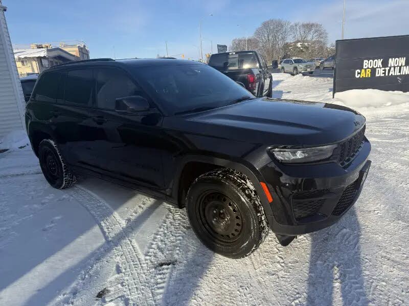 2023 Jeep Grand Cherokee Altitude 4WD