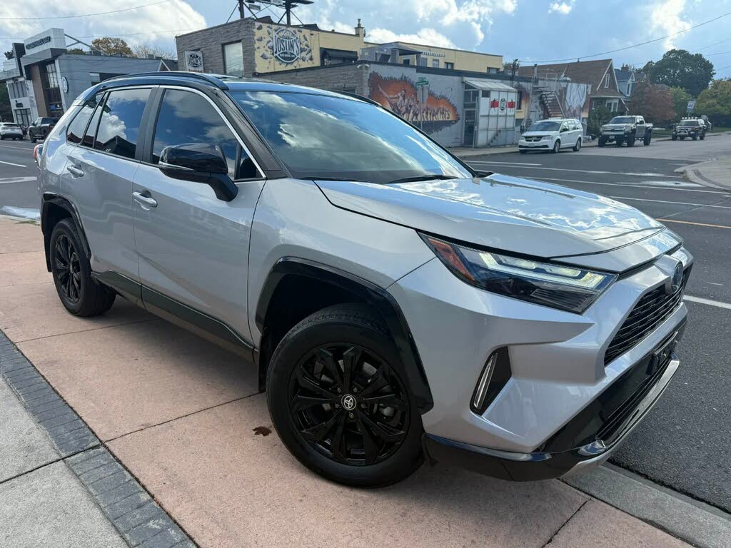 Toyota RAV4 Hybrid XSE AWD 2024