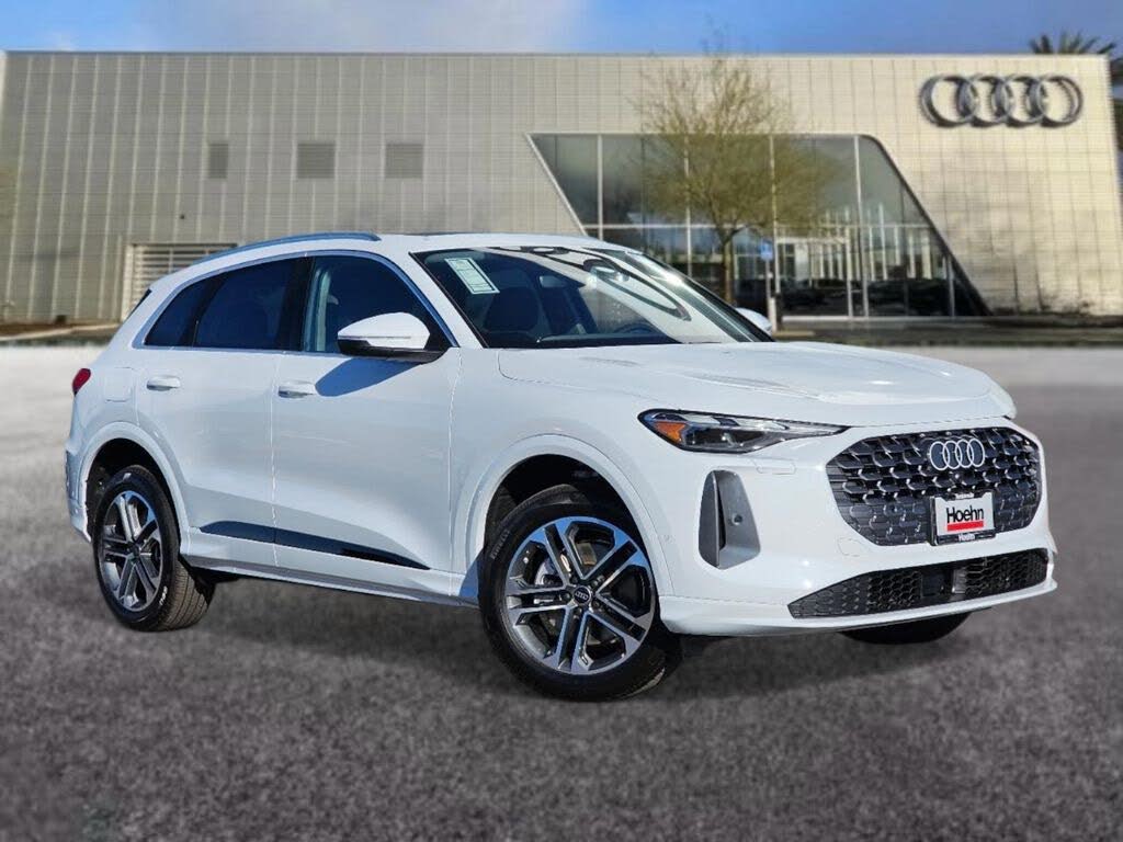 2025 Audi Q5 quattro Premium 40 TFSI