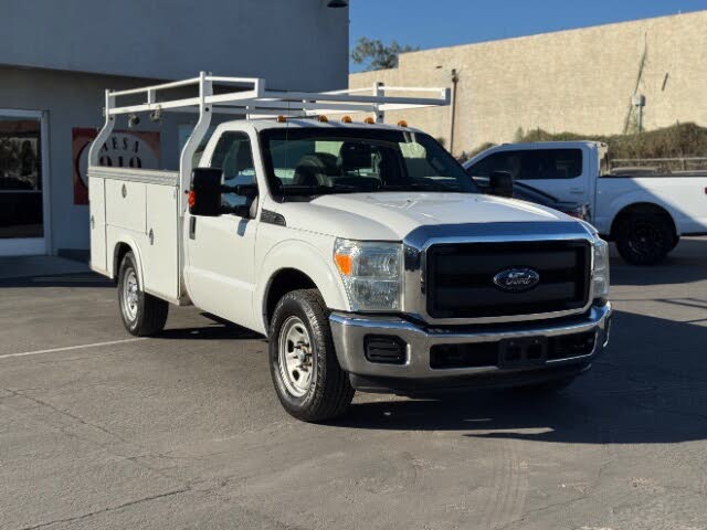 2015 Ford F-350 Super Duty Chassis XL RWD