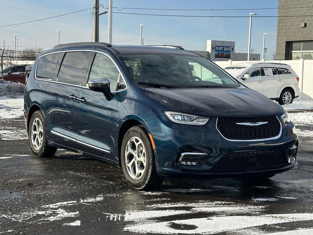 2022 Chrysler Pacifica Limited FWD