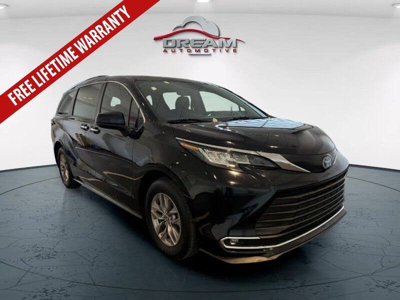 2022 Toyota Sienna XLE 7-Passenger FWD