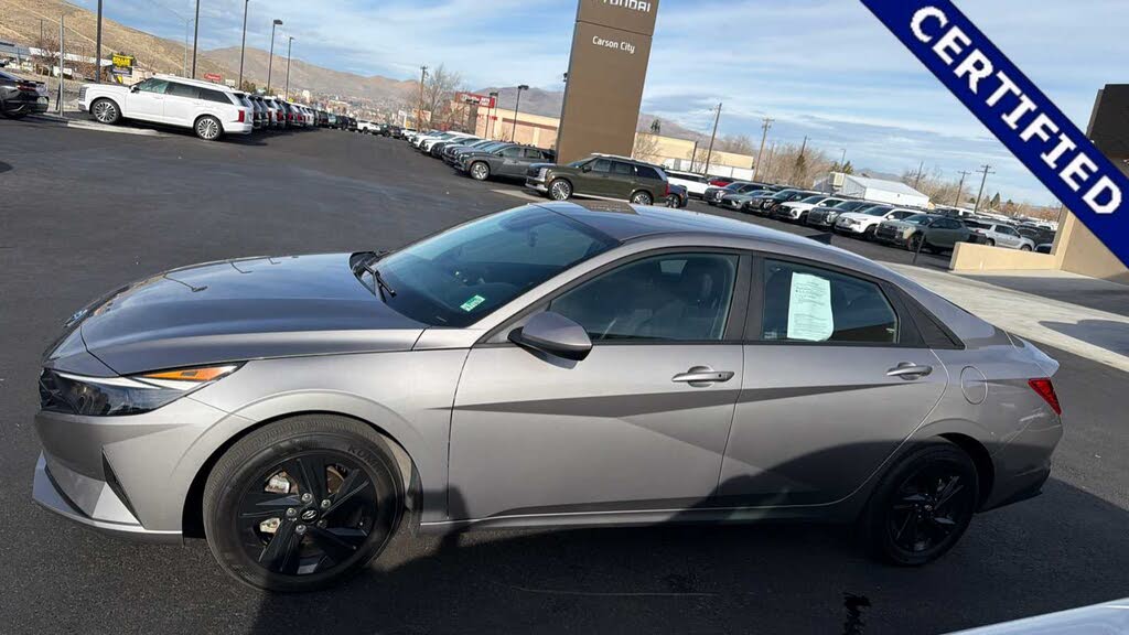 2023 Hyundai Elantra SEL FWD