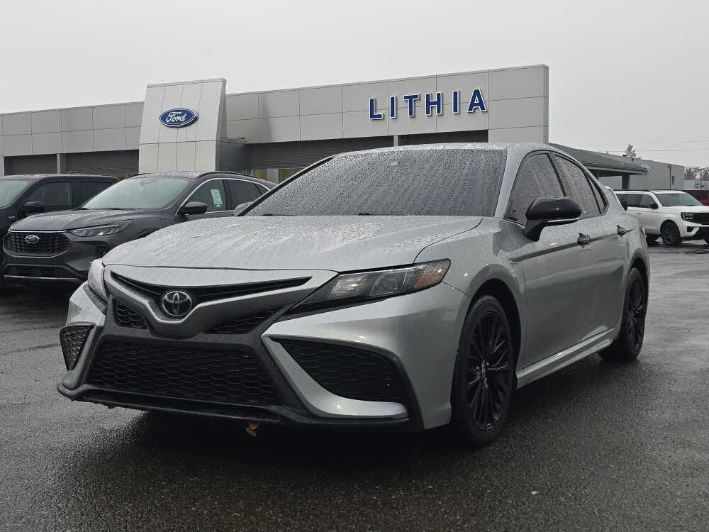 2022 Toyota Camry SE Nightshade FWD