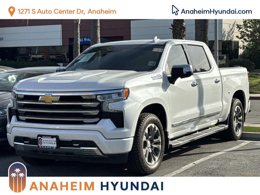 2023 Chevrolet Silverado 1500 High Country Crew Cab 4WD