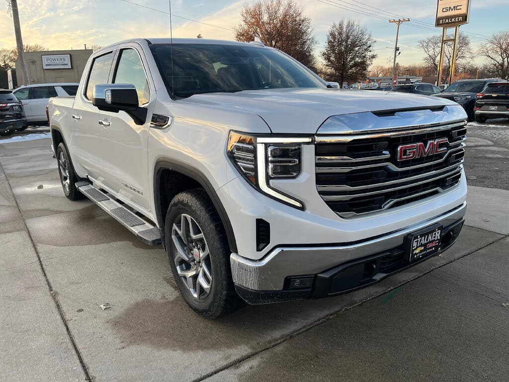 2023 GMC Sierra 1500 SLT Crew Cab 4WD