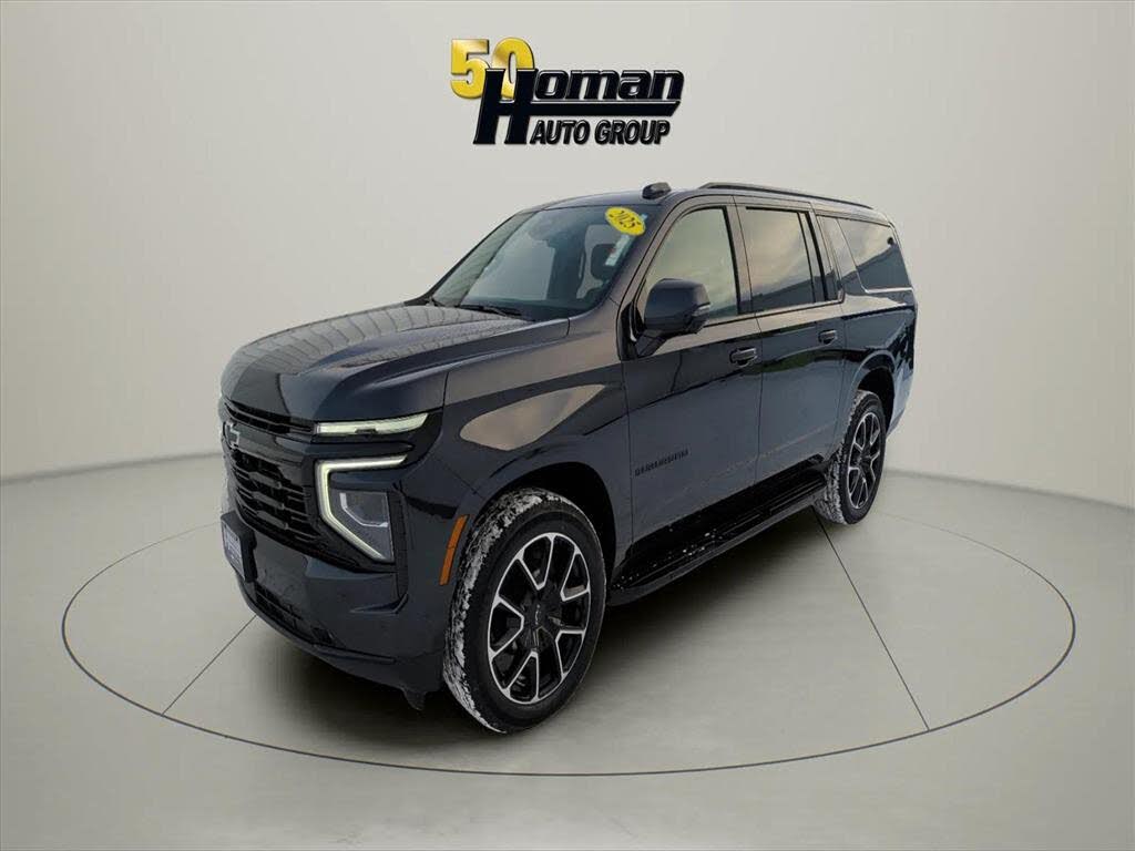 2025 Chevrolet Suburban RST 4WD