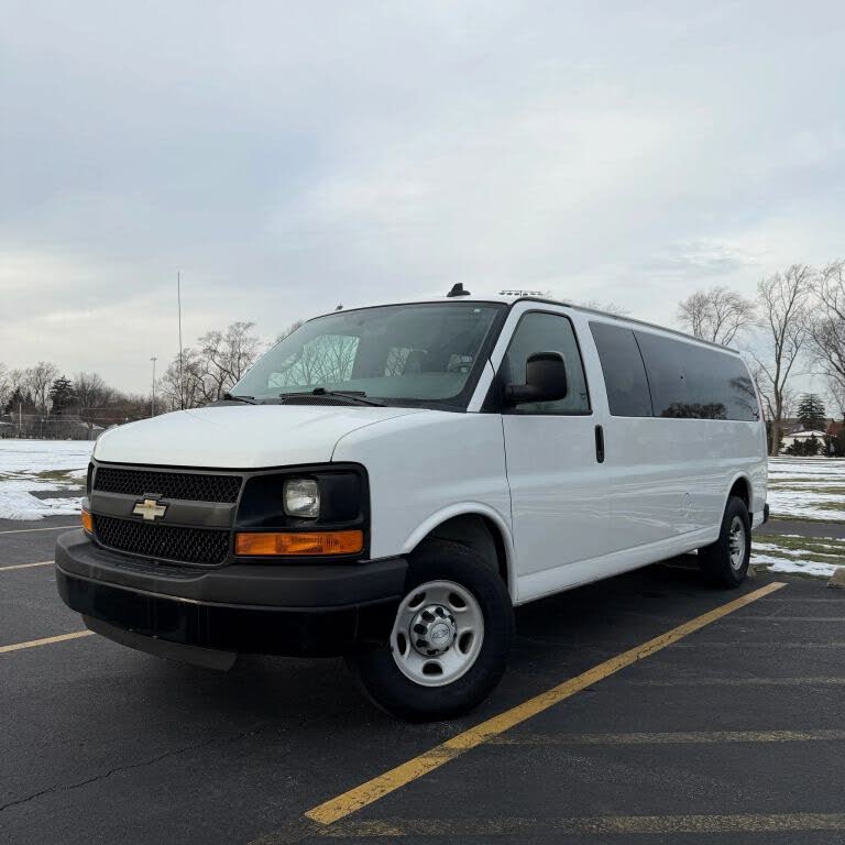 2016 Chevrolet Express 3500 1LS Extended RWD