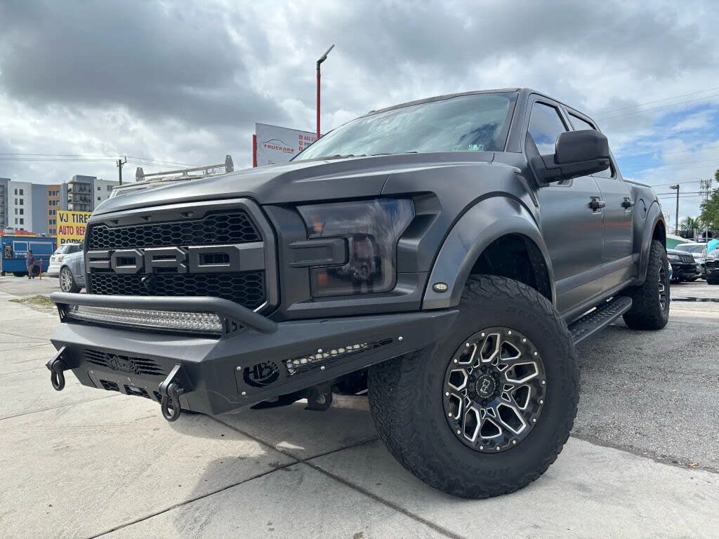2017 Ford F-150 Raptor SuperCrew 4WD
