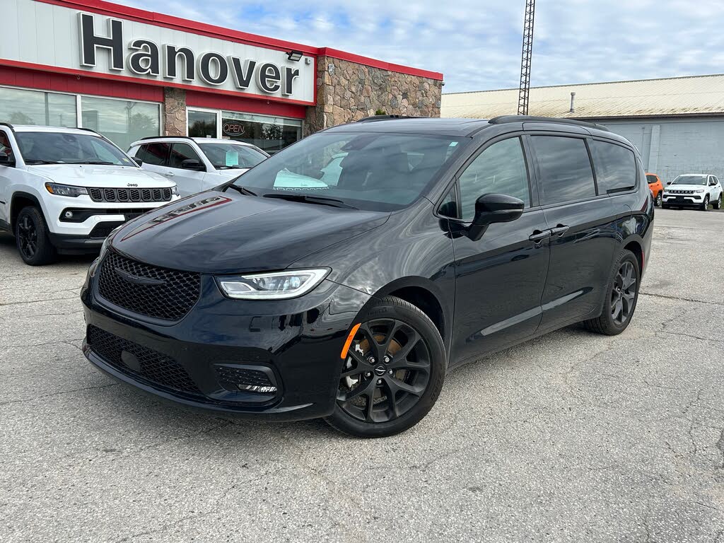 2024 Chrysler Pacifica Limited FWD