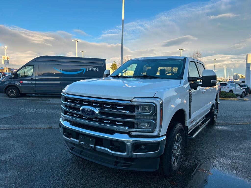 2023 Ford F-350 Super Duty Lariat Crew Cab 4WD
