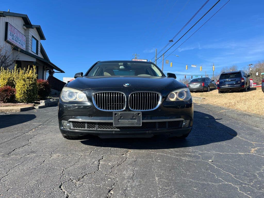 2009 BMW 7 Series 750i RWD
