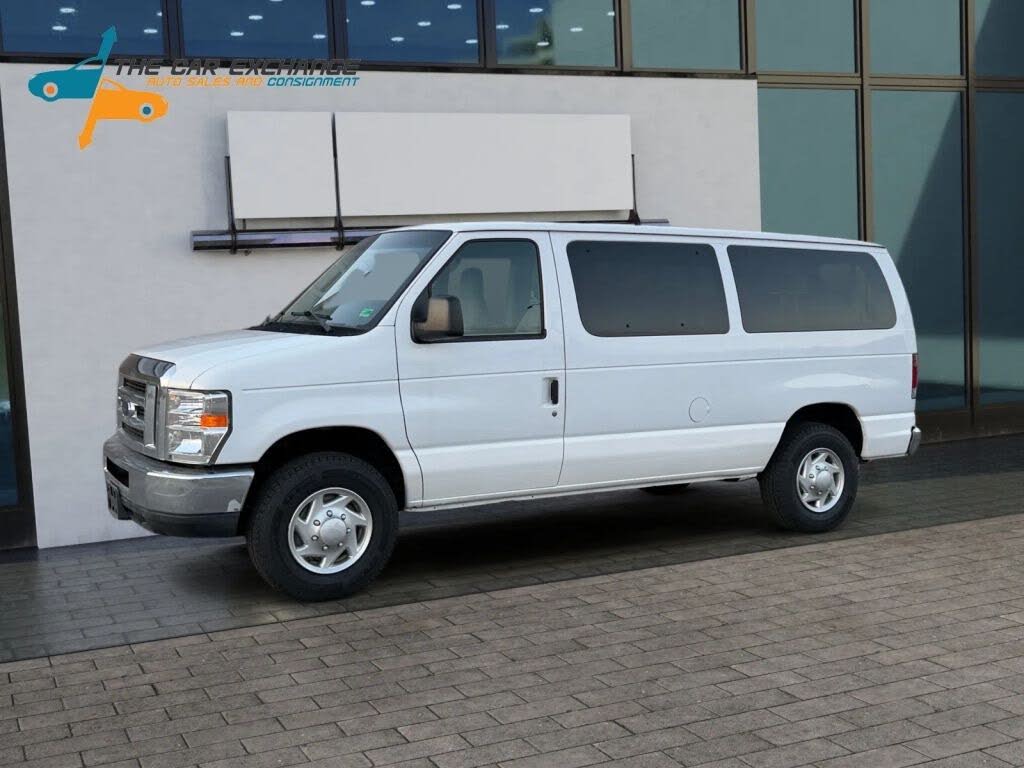 2013 Ford E-Series E-350 XLT Super Duty Passenger Van