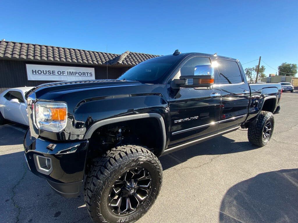 2016 GMC Sierra 2500HD Denali Crew Cab SB 4WD