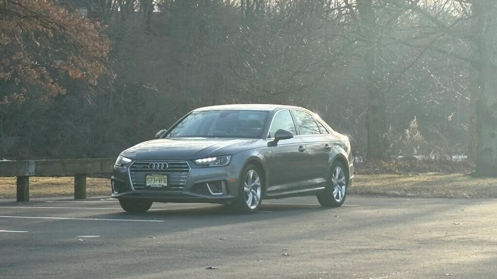 2019 Audi A4 quattro Premium Plus 45 TFSI
