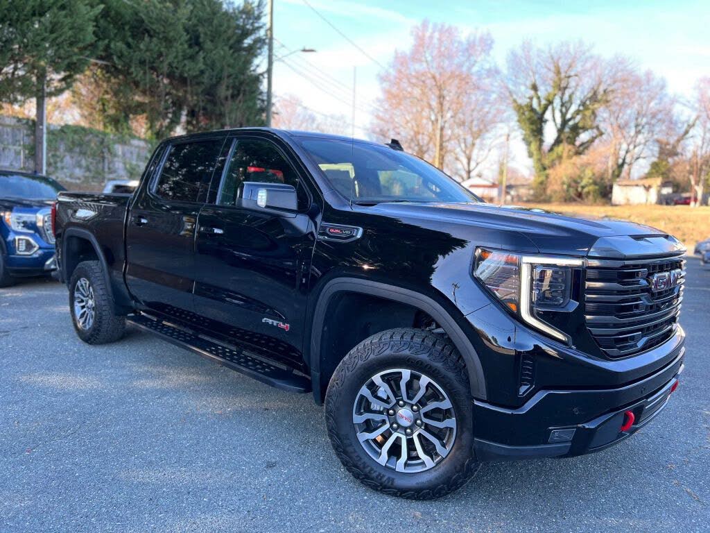 2023 GMC Sierra 1500 AT4 Crew Cab 4WD