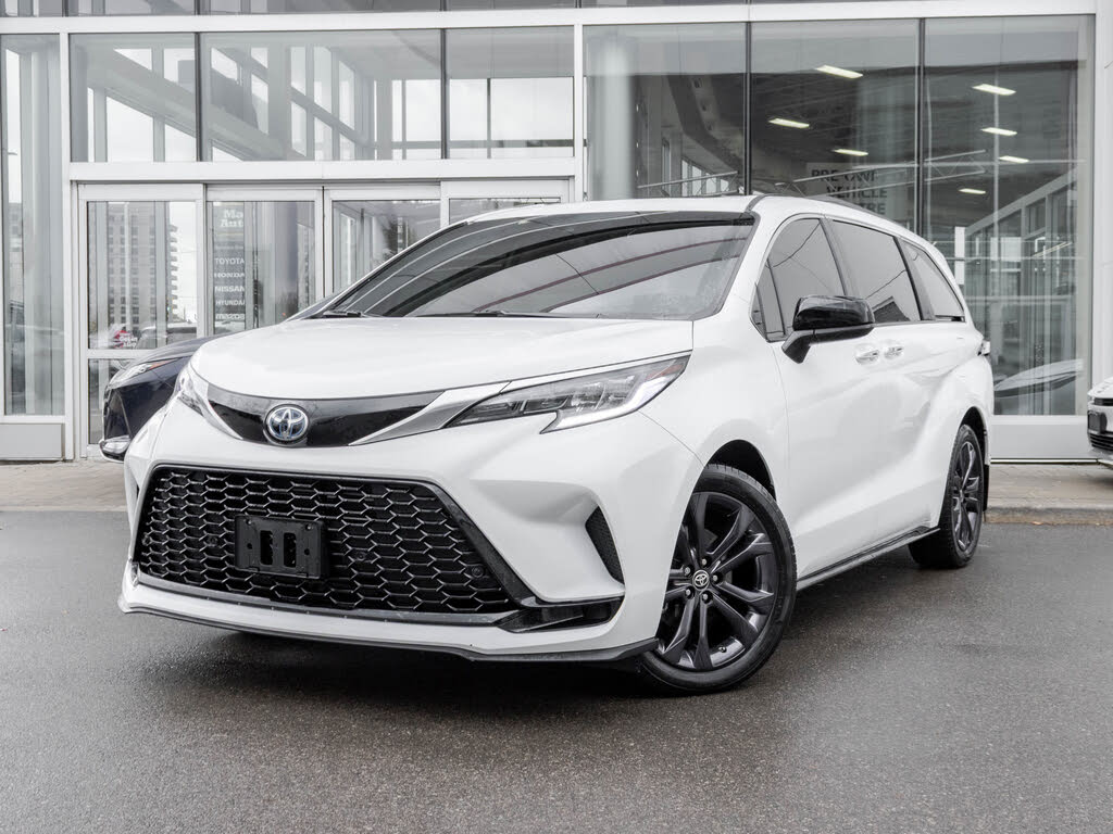 2024 Toyota Sienna XSE 7-Passenger FWD