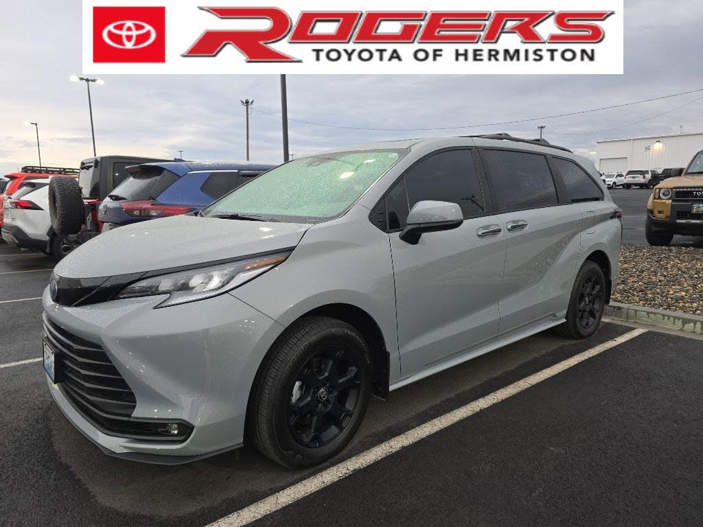 2025 Toyota Sienna Woodland Edition 7-Passenger AWD