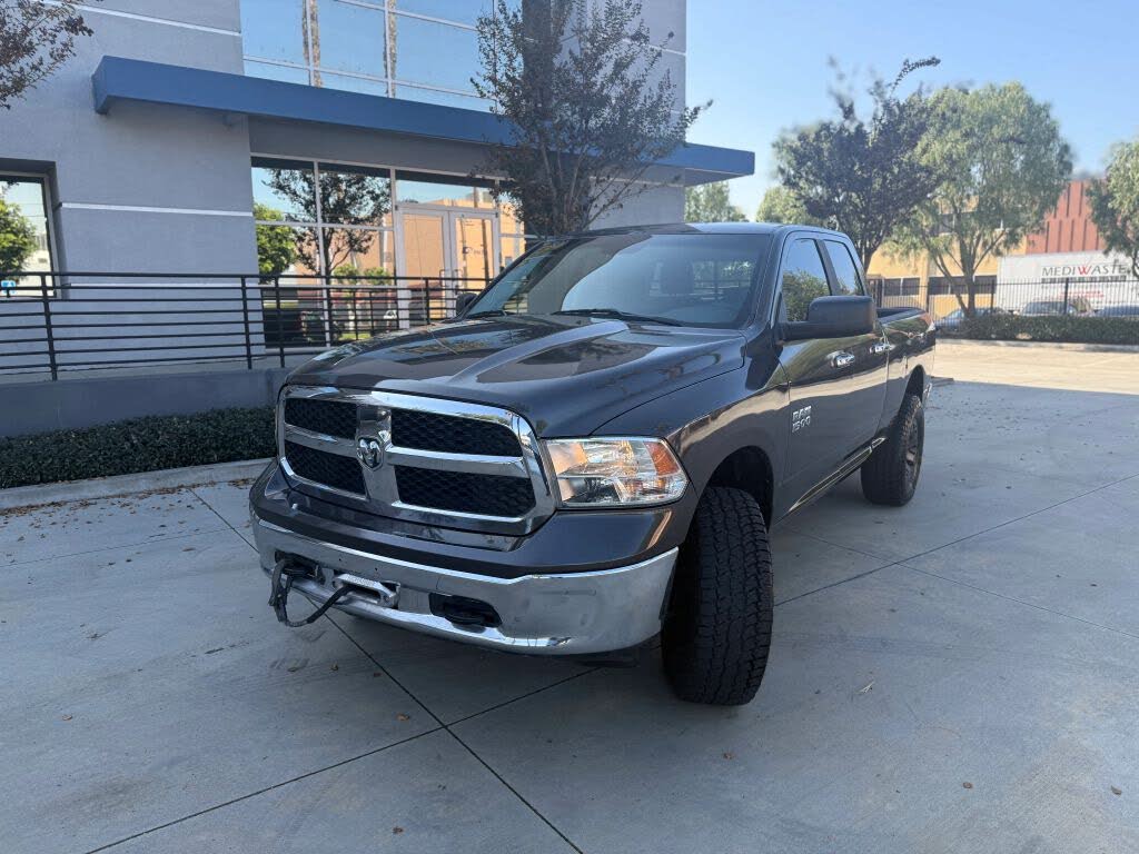 2016 RAM 1500 SLT Quad Cab 4WD