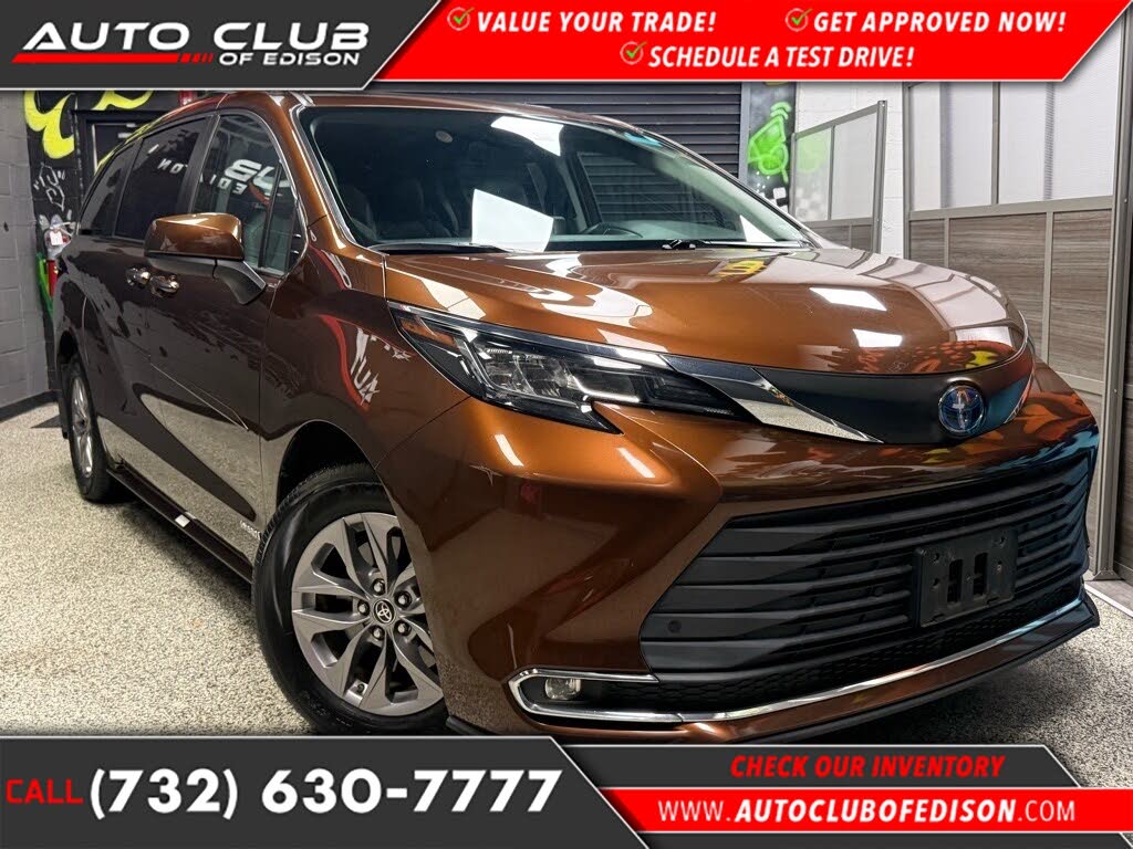 2021 Toyota Sienna XLE 7-Passenger AWD