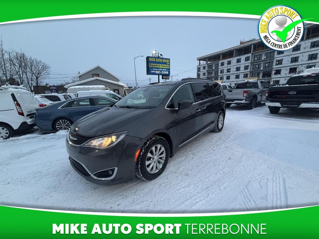 2017 Chrysler Pacifica Touring L FWD