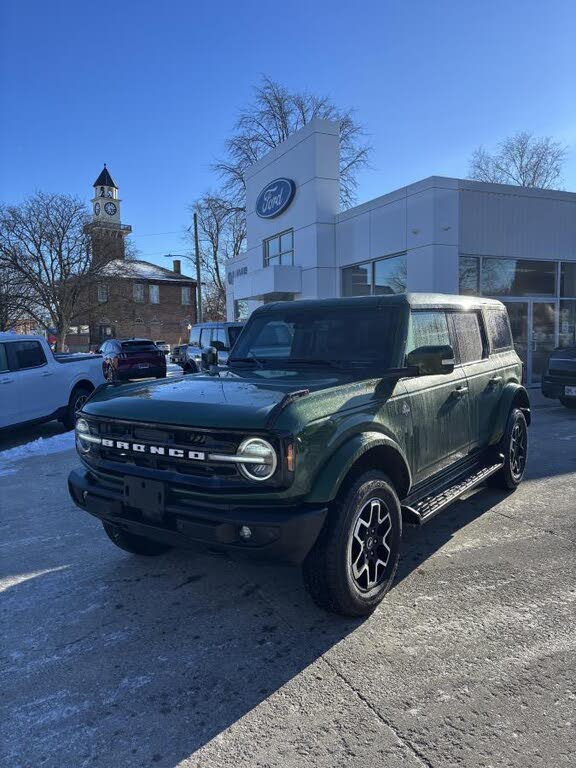 2025 Ford Bronco Outer Banks 4-Door 4WD