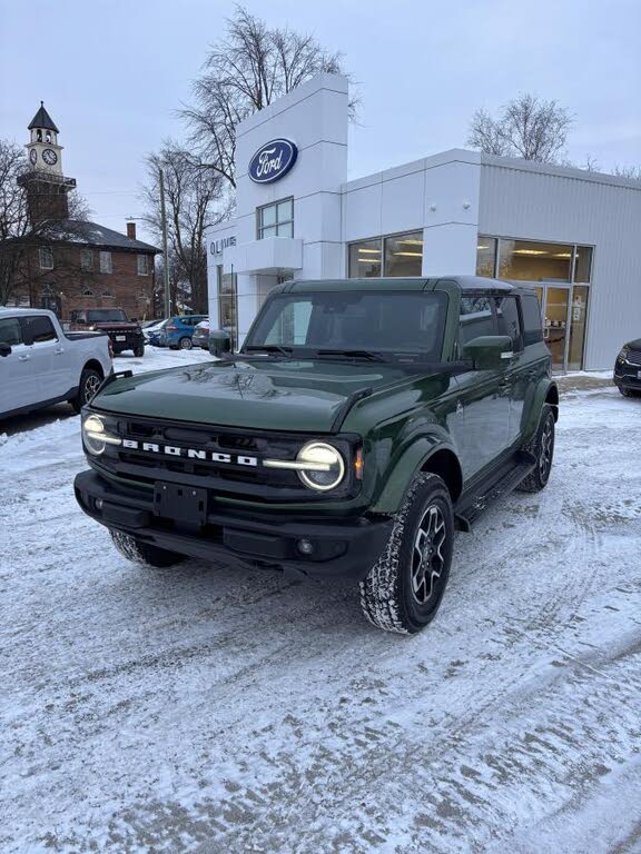 2025 Ford Bronco Outer Banks 4-Door 4WD