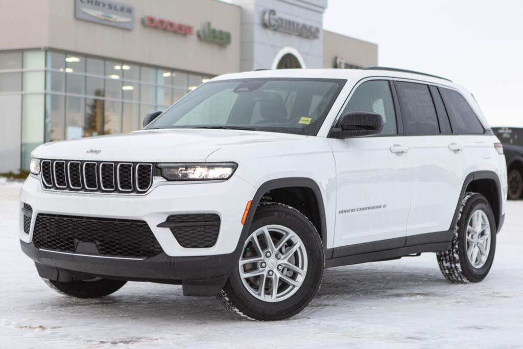Jeep Grand Cherokee Laredo 4WD 2024