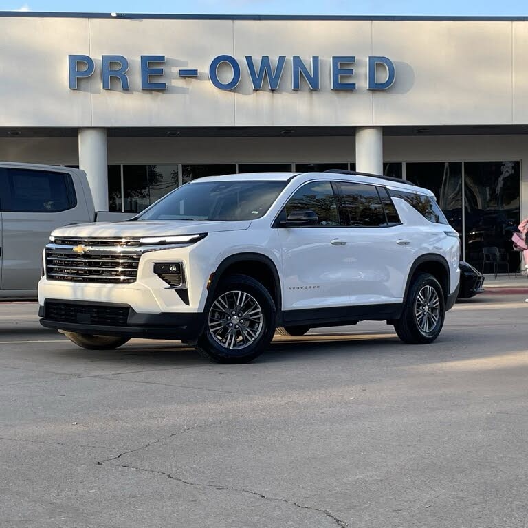 2025 Chevrolet Traverse LT FWD