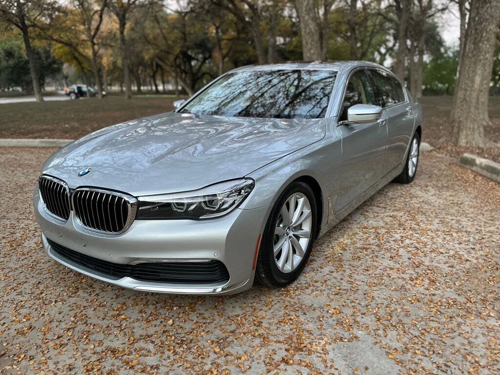 2019 BMW 7 Series 740i RWD