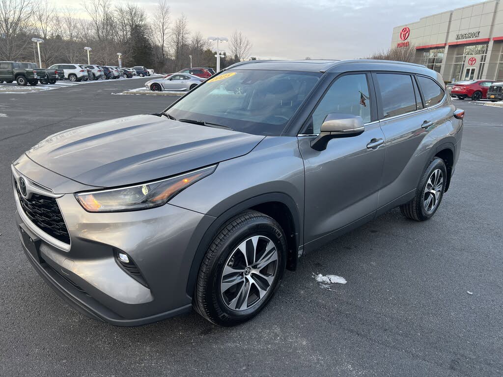 2025 Toyota Highlander XLE AWD