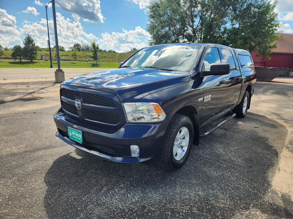 2016 RAM 1500 Express Crew Cab 4WD