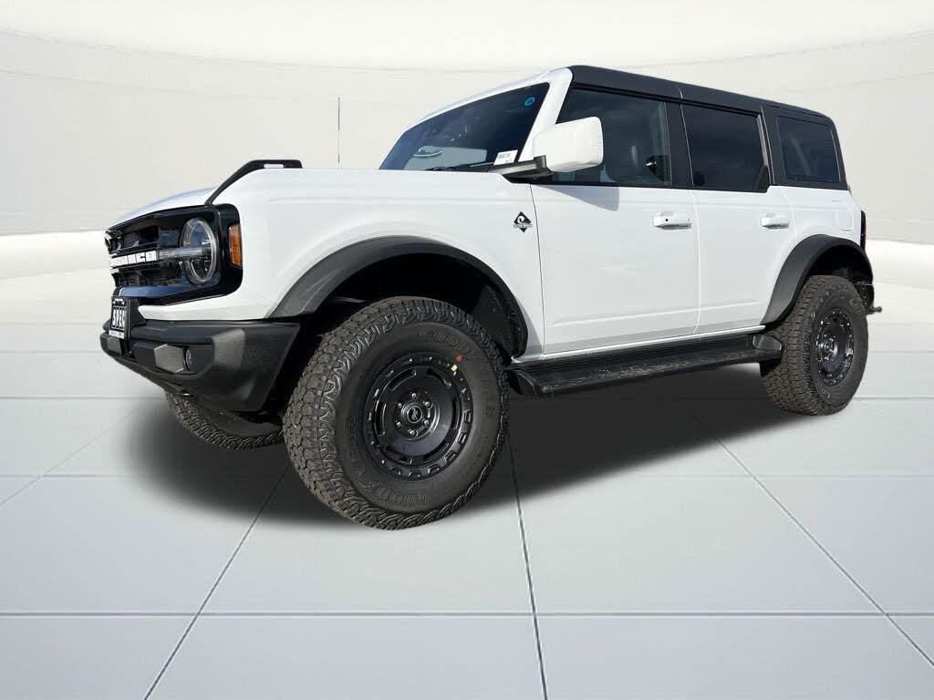 2025 Ford Bronco Outer Banks 4-Door 4WD