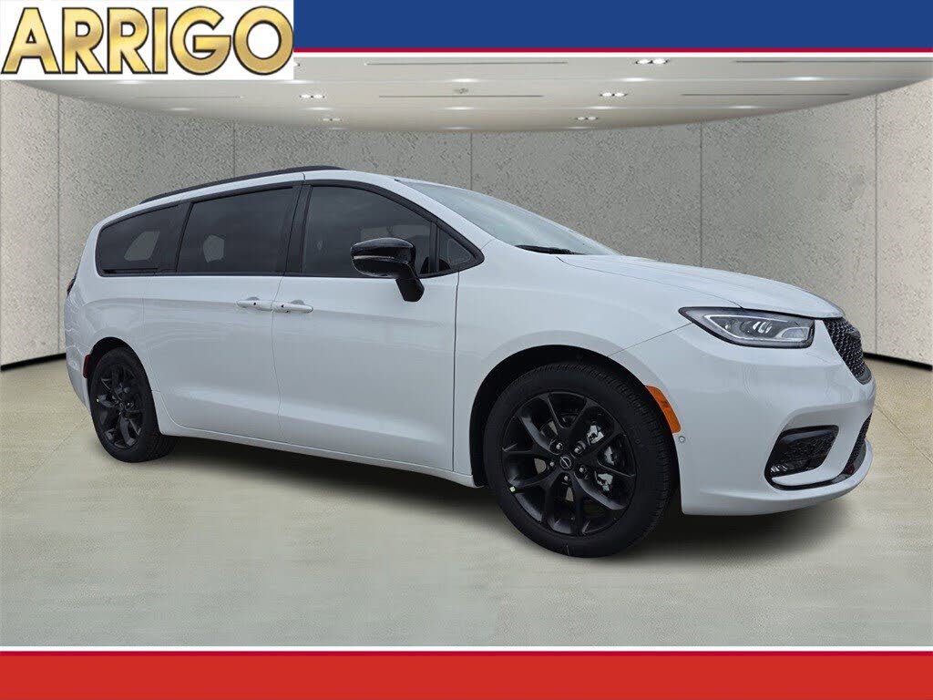 2026 Chrysler Pacifica Limited FWD