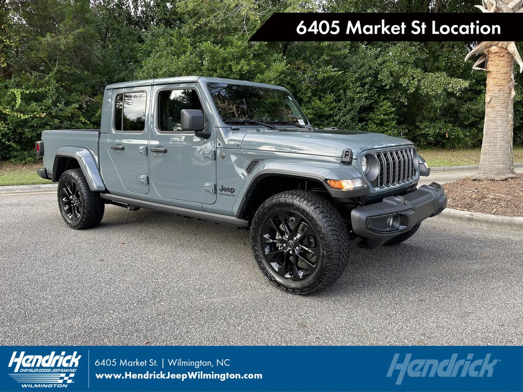 2025 Jeep Gladiator NightHawk Crew Cab 4WD