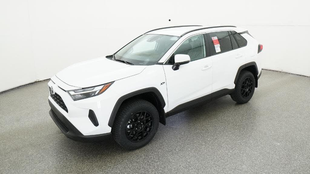 2025 Toyota RAV4 XLE FWD