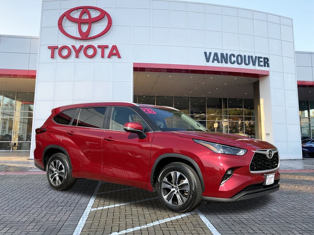 2023 Toyota Highlander XLE FWD