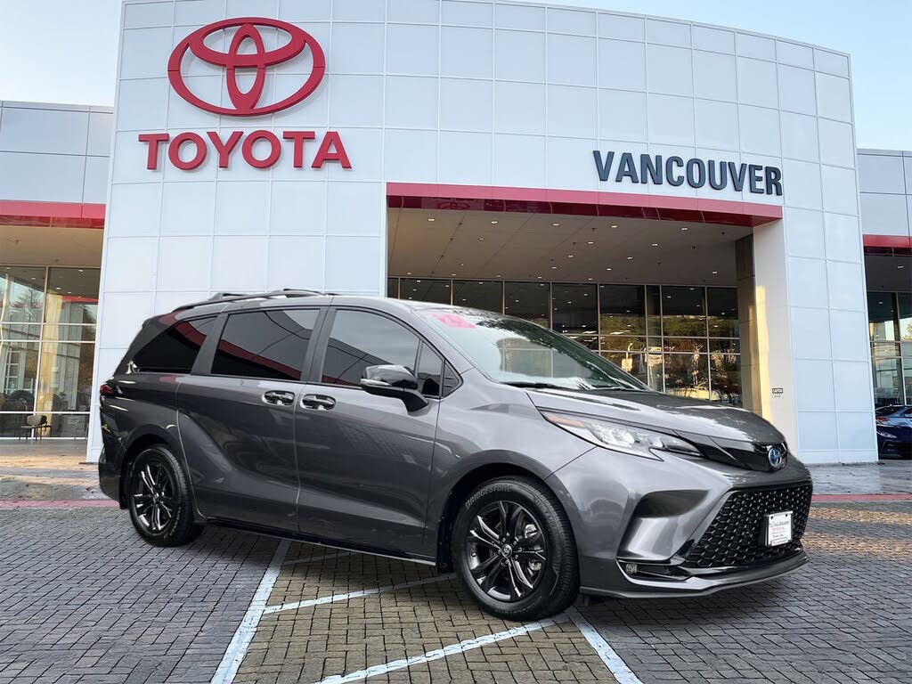 2025 Toyota Sienna XSE 7-Passenger AWD