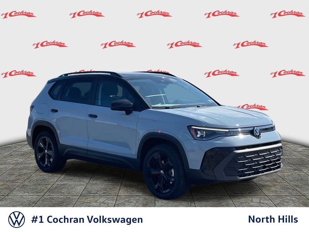 2025 Volkswagen Taos SE Black 4Motion