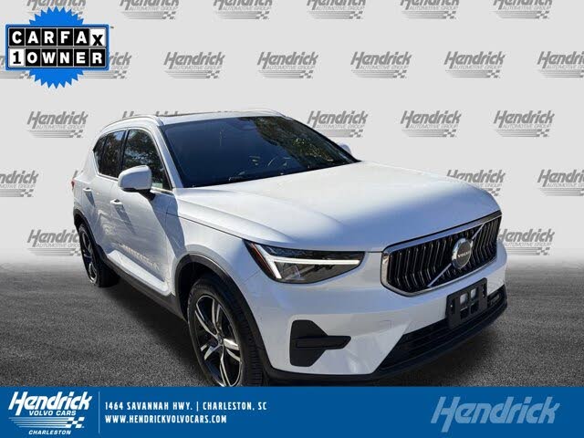 2025 Volvo XC40 B5 Core Bright Theme AWD