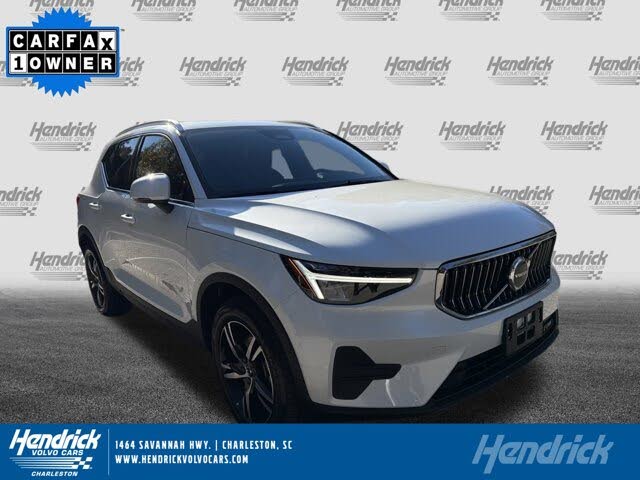 2025 Volvo XC40 B5 Core Bright Theme AWD