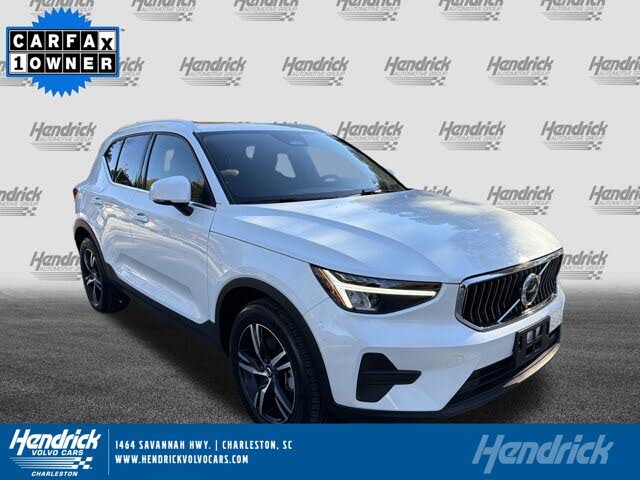 2025 Volvo XC40 B5 Plus Bright Theme AWD
