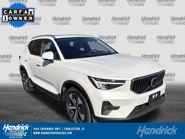 2025 Volvo XC40 B5 Plus Bright Theme AWD