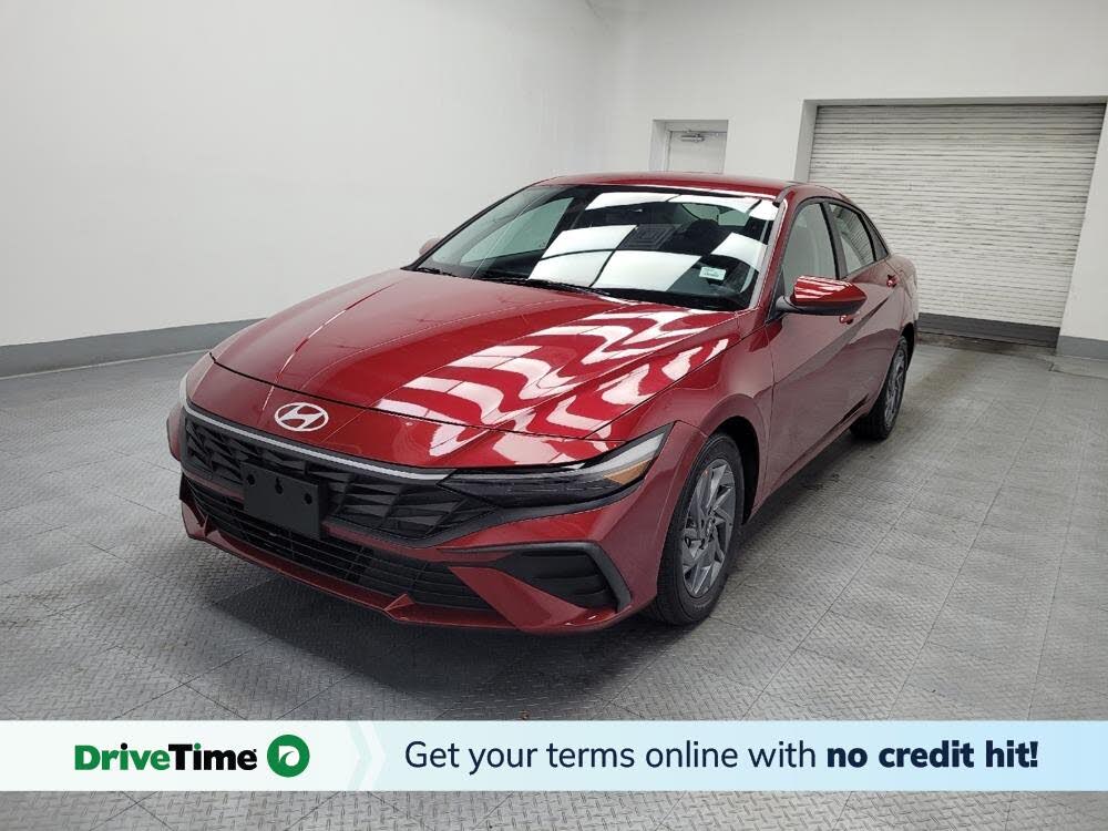 2024 Hyundai Elantra SEL FWD