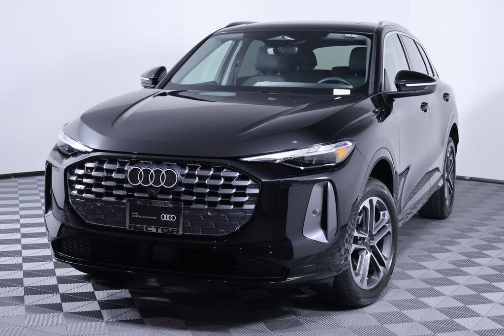 2025 Audi Q5 quattro Premium 40 TFSI